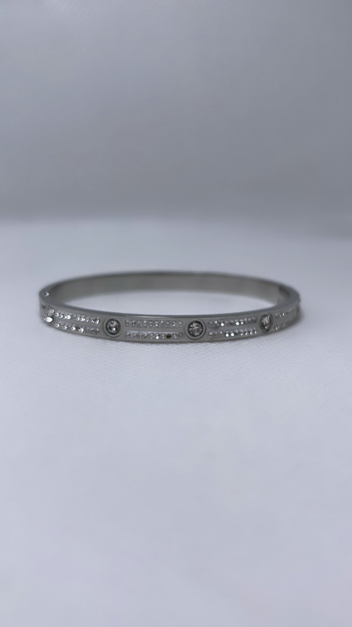 NOVA BANGLE