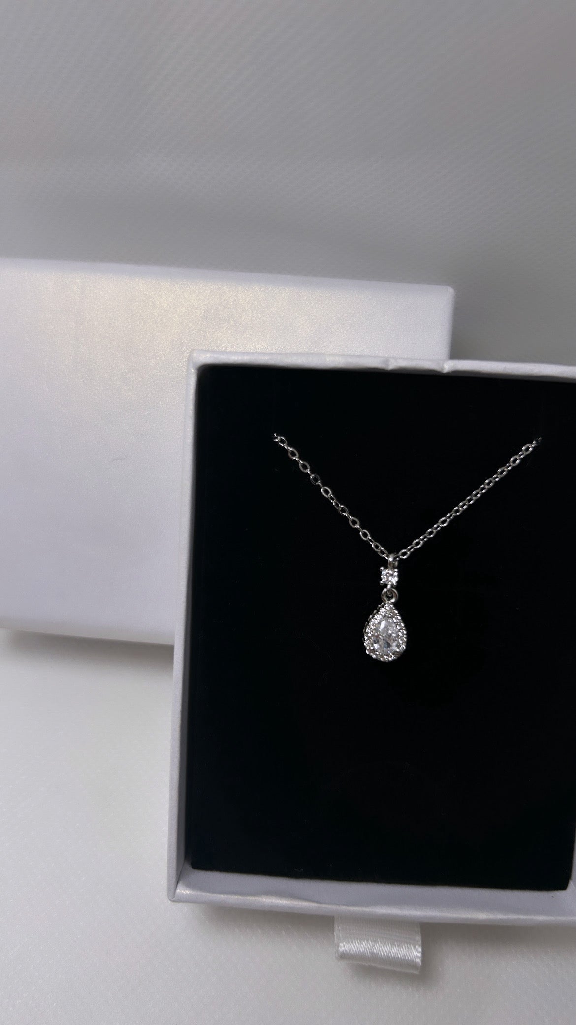 Lumière Necklace