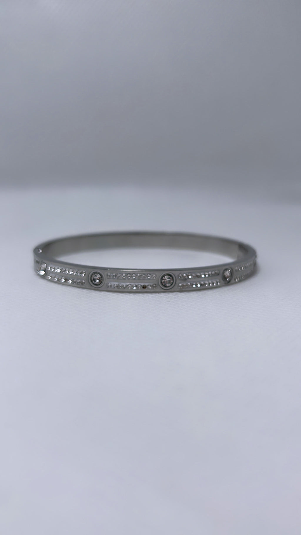 NOVA BANGLE