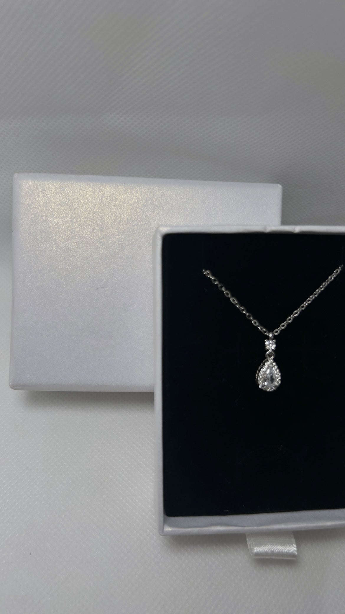 Lumière Necklace