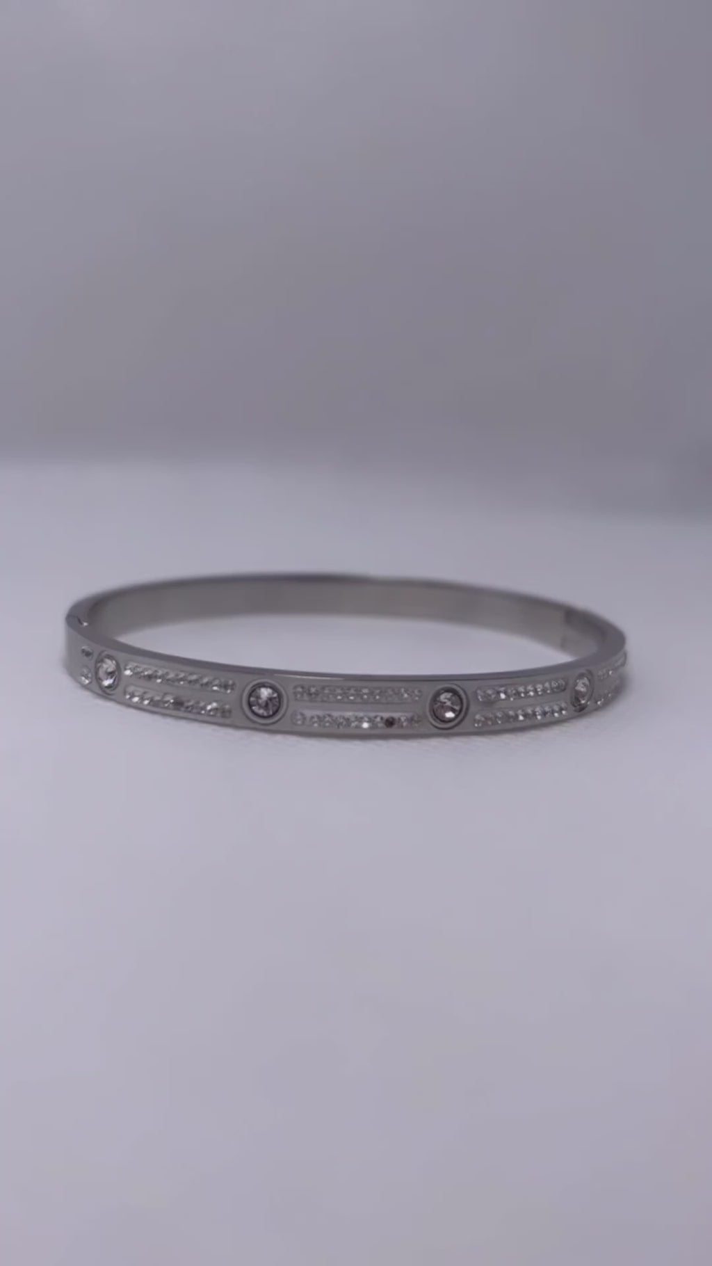 NOVA BANGLE